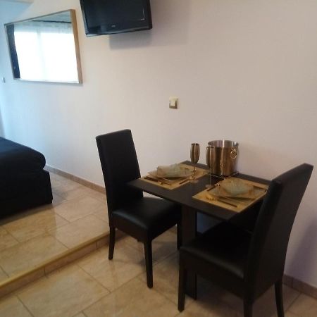 Village Naturiste Le Goldenblack Agde Esterno foto